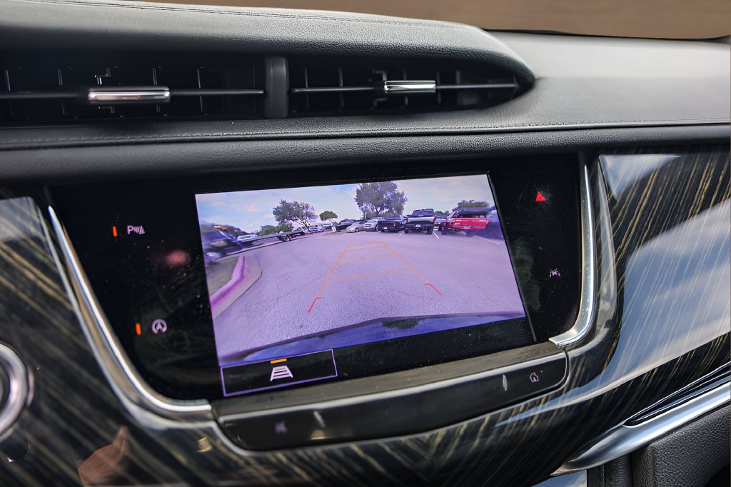 Certified 2025 Cadillac XT6 Premium Luxury FWD image 17