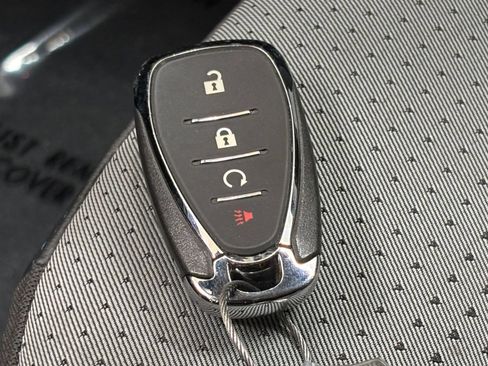 Used 2025 Chevrolet Trax LT FWD image 23