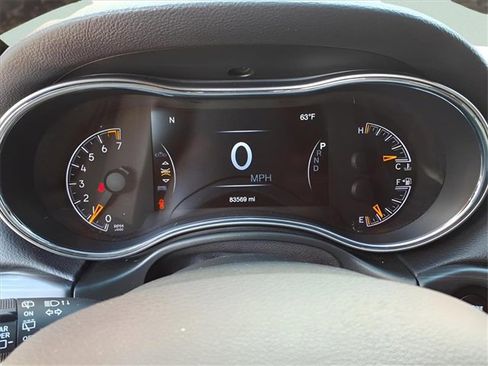 Used 2022 Jeep Grand Cherokee Laredo X image 17