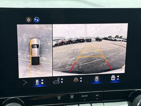 Used 2024 Chevrolet Colorado Trail Boss w/ Technology Package AWD/4WD image 19