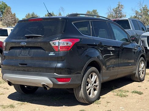 Used 2018 Ford Escape SE w/ SE Sync 3 Package AWD/4WD image 4