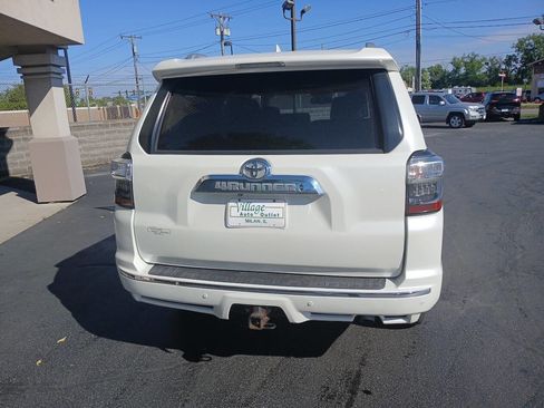 Used 2018 Toyota 4Runner Limited AWD/4WD image 17