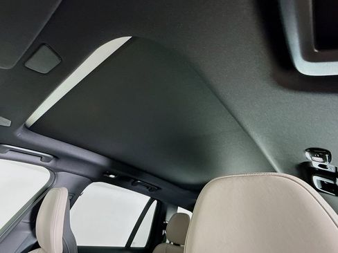 New 2026 Volvo XC90 T8 Plus w/ Protection Package Premier AWD/4WD image 23