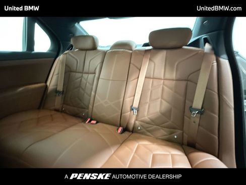 New 2026 BMW 750e xDrive w/ Executive Package image 21