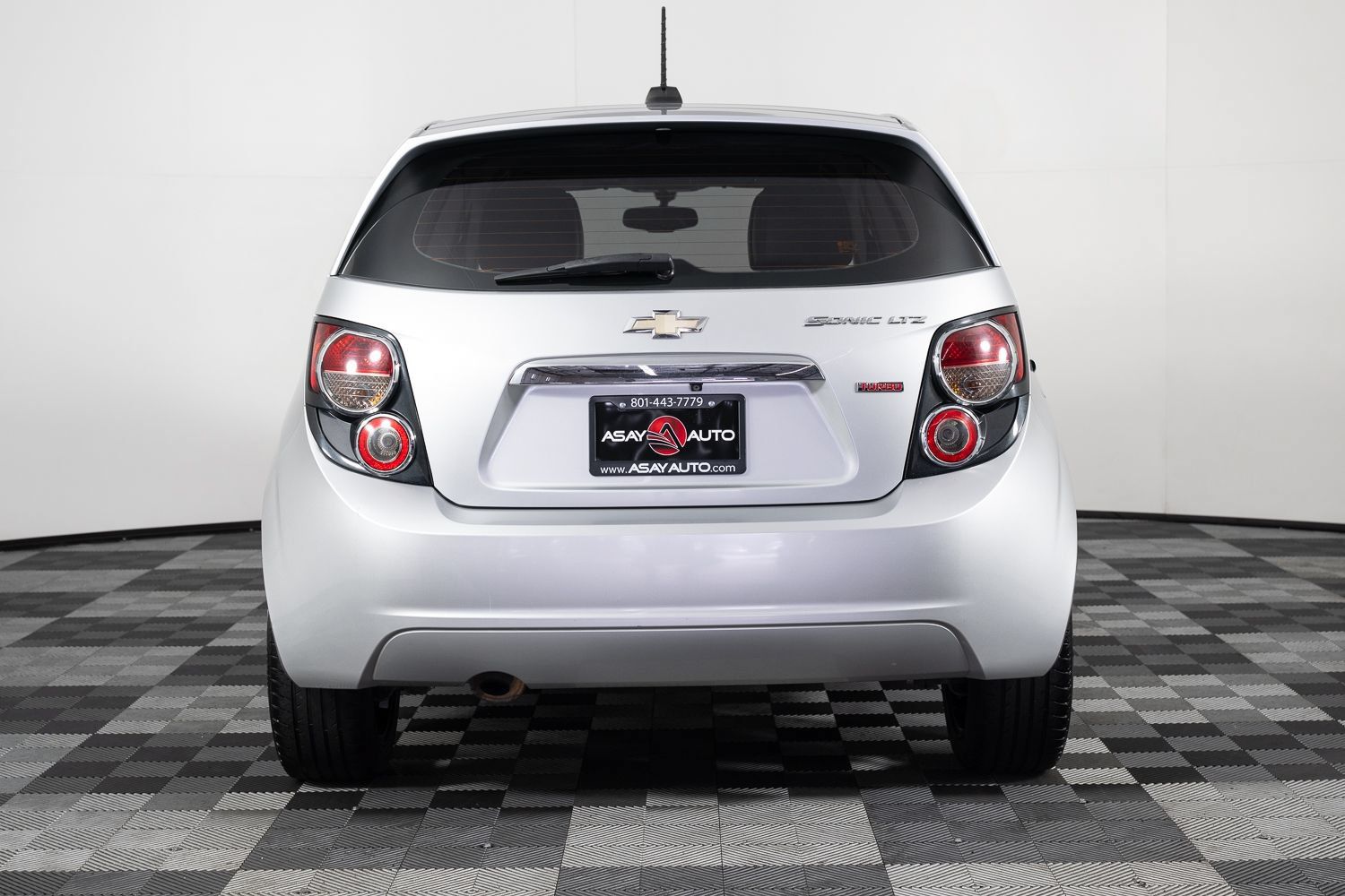 Used 2015 Chevrolet Sonic LTZ FWD image 6
