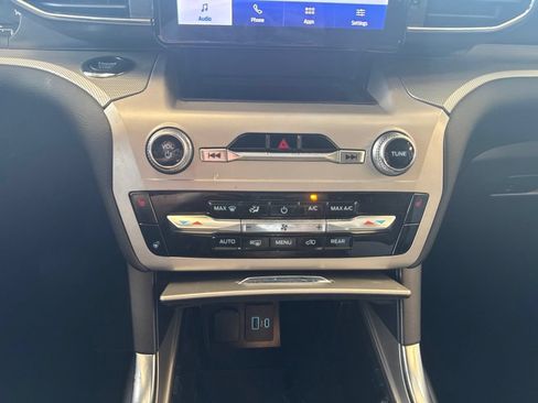 Used 2023 Ford Explorer XLT w/ Equipment Group 202A AWD/4WD image 23