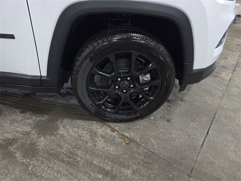 New 2026 Jeep Compass Latitude image 18