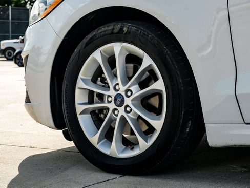 Used 2019 Ford Fusion SE FWD image 56