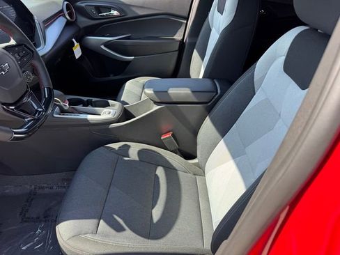New 2026 Chevrolet Trax RS w/ Sunroof Package FWD image 13