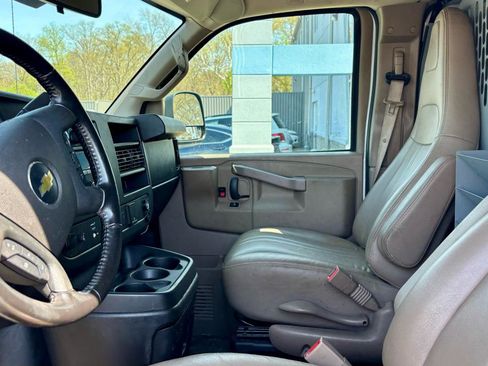 Used 2020 Chevrolet Express 3500 w/ Driver Convenience Package image 14