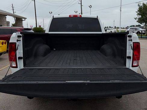 Used 2014 RAM 1500 Express RWD image 11