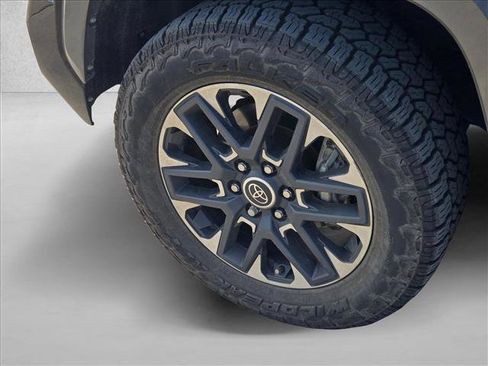 Used 2023 Toyota Tundra Limited image 19