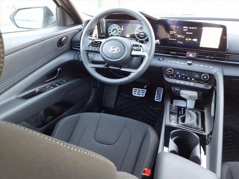 New 2026 Hyundai Elantra Sport image 4