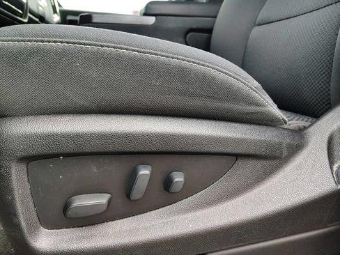 Used 2018 Chevrolet Silverado 1500 LT w/ All Star Edition AWD/4WD image 10