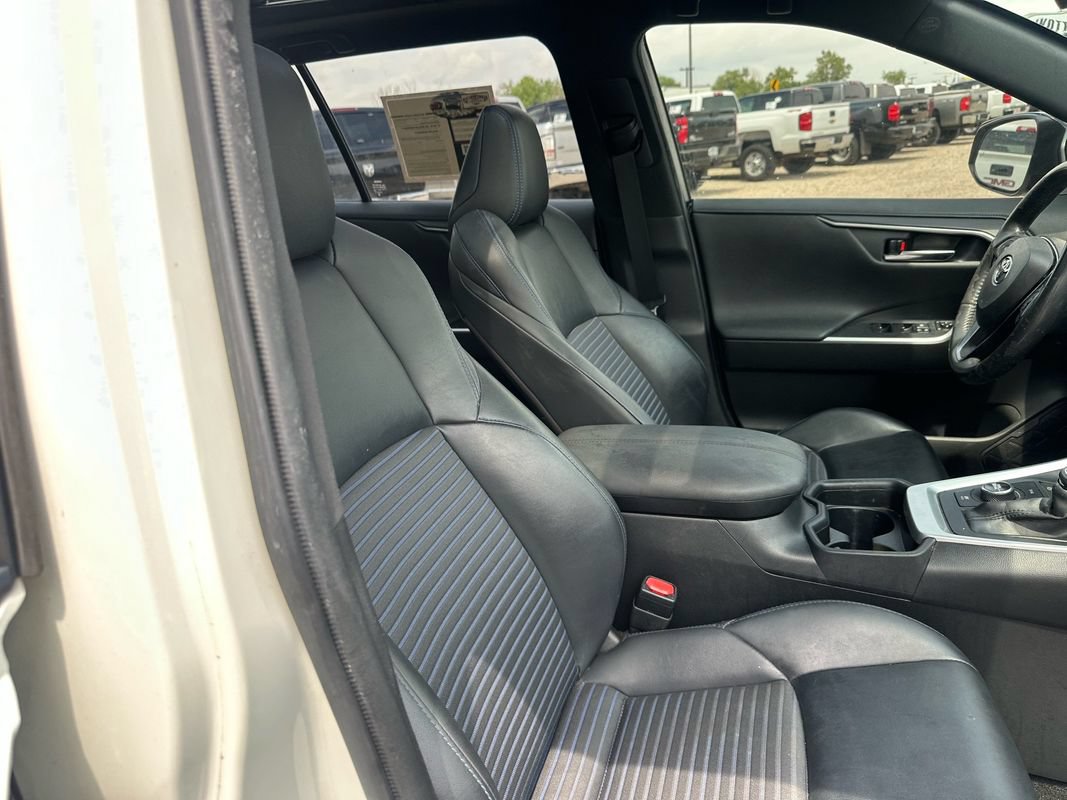 Used 2020 Toyota RAV4 XSE AWD/4WD image 16