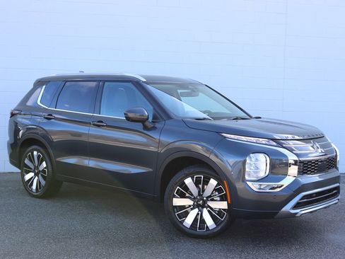 New 2026 Mitsubishi Outlander SEL image 1