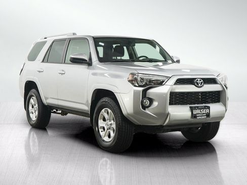 Used 2015 Toyota 4Runner SR5 AWD/4WD image 7