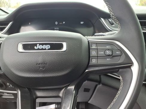 Certified 2023 Jeep Grand Cherokee Altitude AWD/4WD image 28