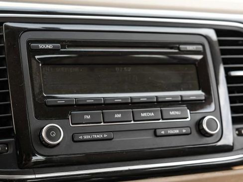 Used 2014 Volkswagen Beetle 1.8T image 25