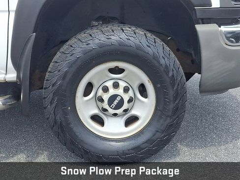 Used 2006 GMC Sierra 2500 W/T w/ Snow Plow Prep Package AWD/4WD image 9