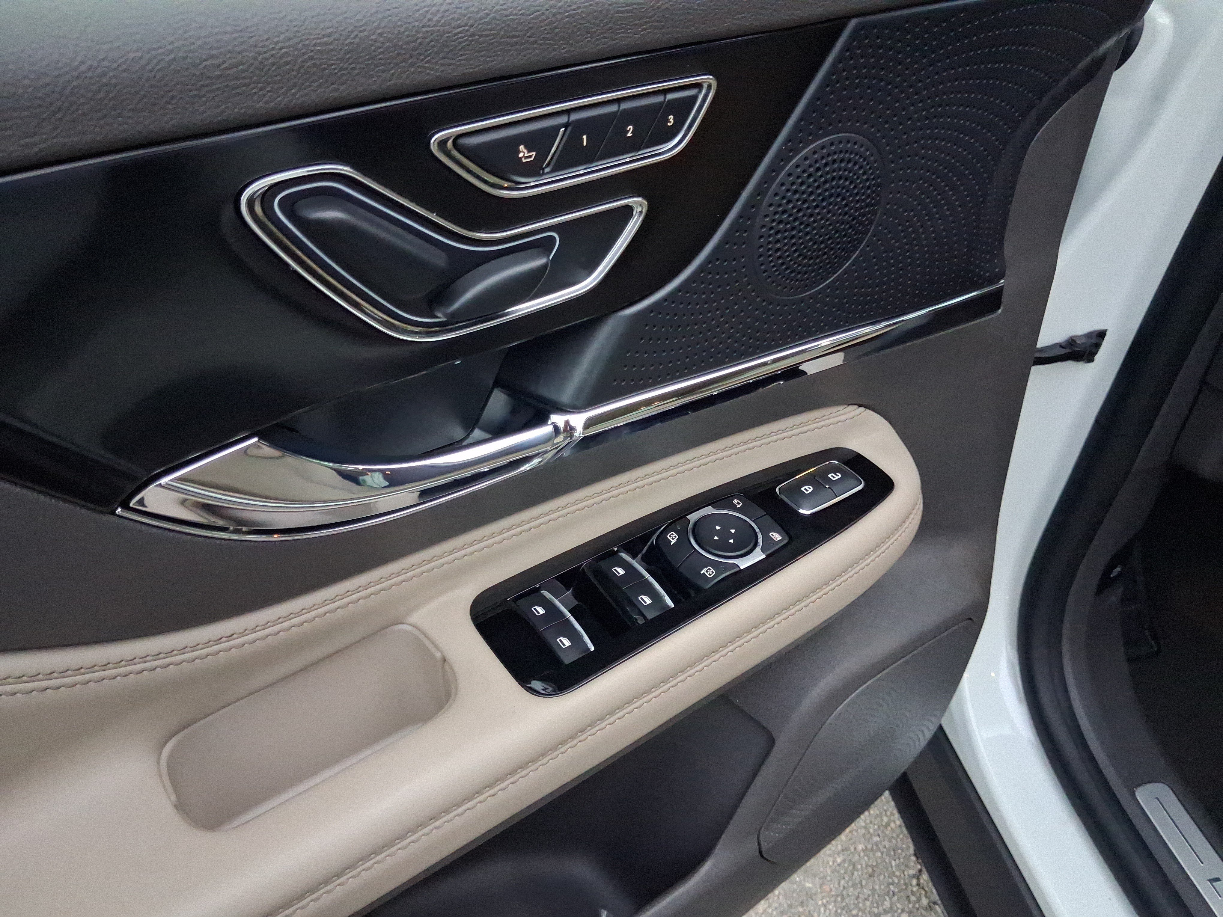 Certified 2023 Lincoln Corsair FWD image 14