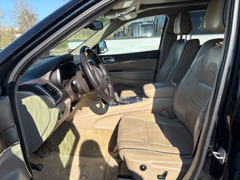 Used 2018 Jeep Grand Cherokee Overland image 7