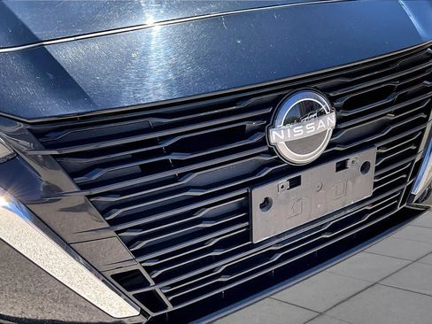 Used 2024 Nissan Altima 2.5 SV FWD image 29