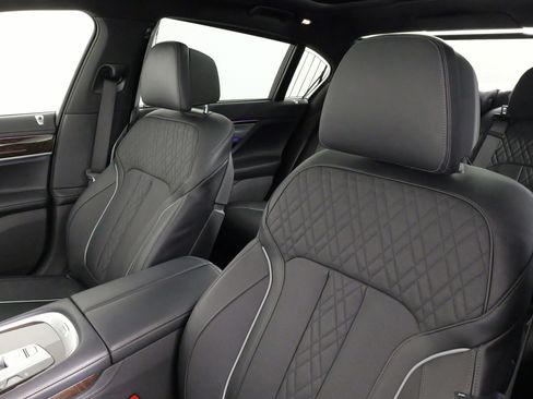 Used 2022 BMW 750i xDrive 750i xDrive w/ Executive Package image 36