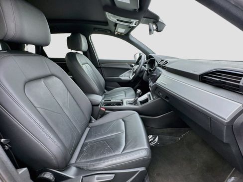 Used 2020 Audi Q3 2.0T Premium w/ Convenience Package AWD/4WD image 20