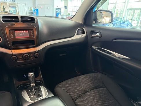 Used 2017 Dodge Journey SE FWD image 23