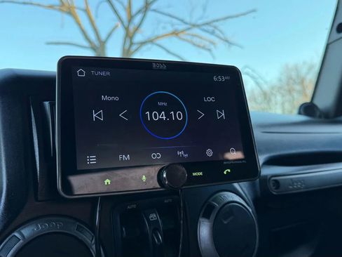 Used 2012 Jeep Wrangler Unlimited Sport image 26