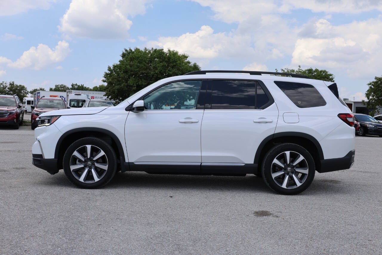Used 2025 Honda Pilot Touring image 8