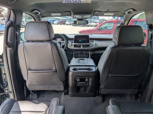Used 2023 Chevrolet Suburban Premier image 13