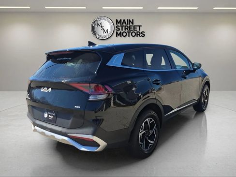 Used 2024 Kia Sportage LX image 5