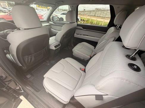 Used 2025 Hyundai Palisade SEL FWD image 23