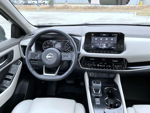 Used 2023 Nissan Rogue SL w/ SL Premium Package image 14