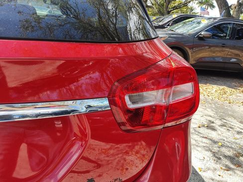Used 2017 Mercedes-Benz GLA 250 w/ Premium Package image 18