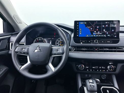 New 2025 Mitsubishi Outlander ES AWD/4WD image 13