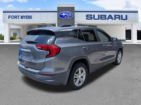 Used 2021 GMC Terrain SLE w/ Driver Convenience Package FWD image 4