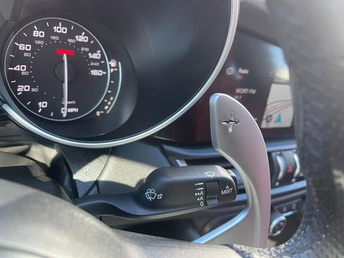 Used 2022 Alfa Romeo Giulia Veloce image 23