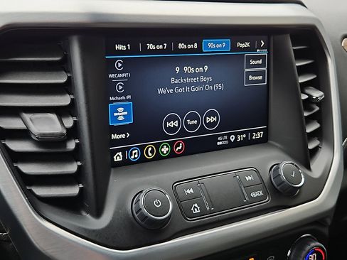 Used 2023 GMC Acadia SLE w/ Driver Convenience Package image 16