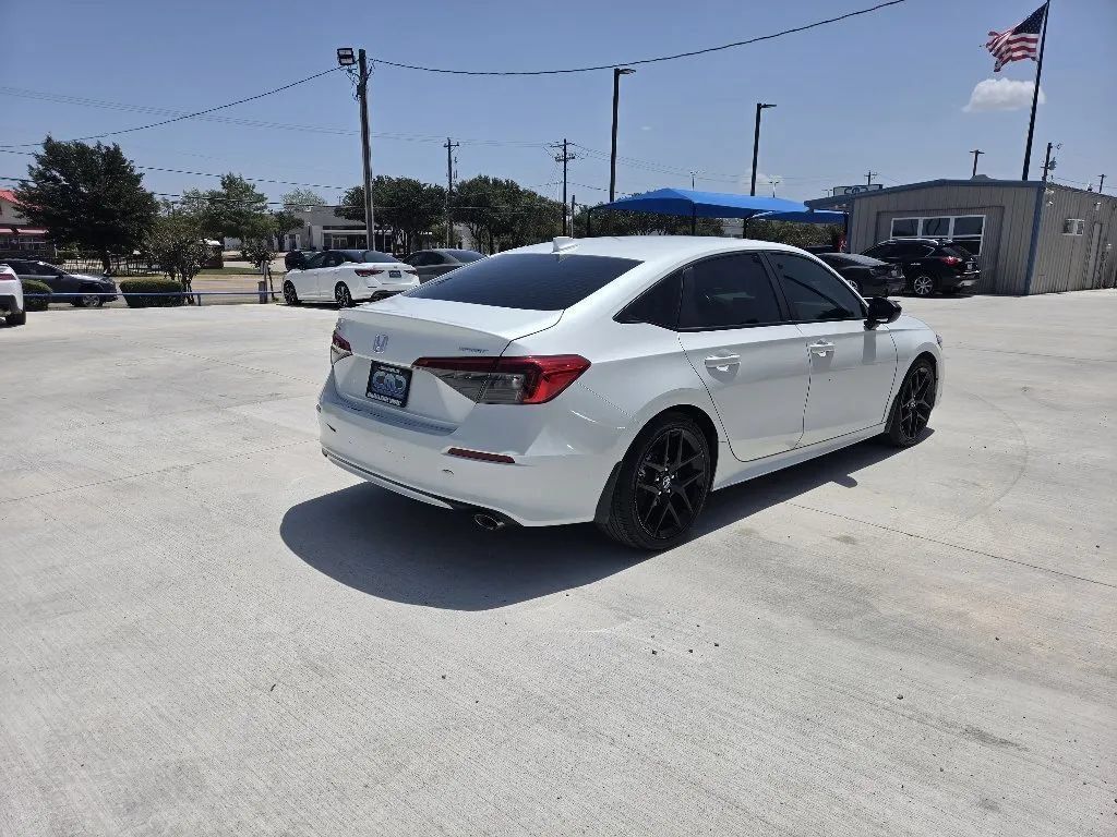 Used 2023 Honda Civic Sport image 5