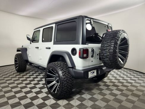 Used 2018 Jeep Wrangler Unlimited Sport image 3