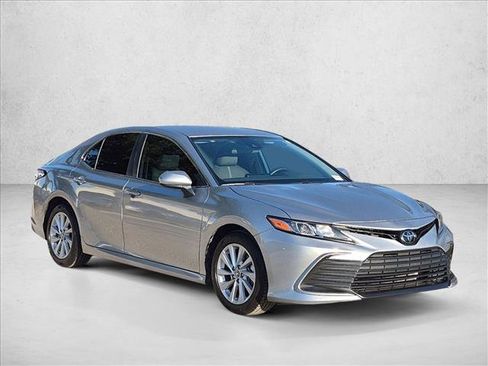 Used 2024 Toyota Camry LE FWD image 3