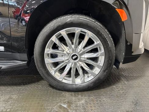 Certified 2023 Cadillac Escalade Premium Luxury w/ LPO, Illumination Package AWD/4WD image 7