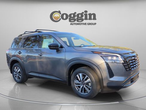 New 2026 Nissan Pathfinder SL image 8