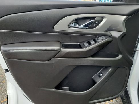 Certified 2023 Chevrolet Traverse LT image 19