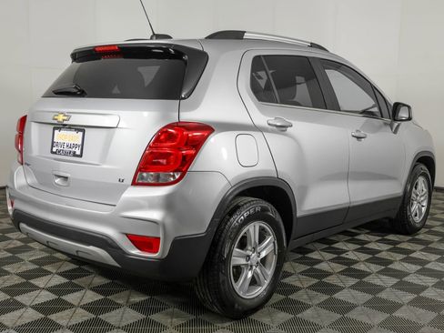 Used 2019 Chevrolet Trax LT w/ LT Convenience Package FWD image 13