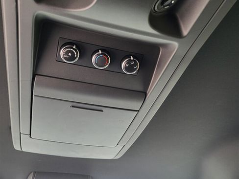 Used 2018 Dodge Grand Caravan GT image 27