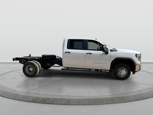 New 2026 GMC Sierra 3500 Pro w/ Convenience Package RWD image 9